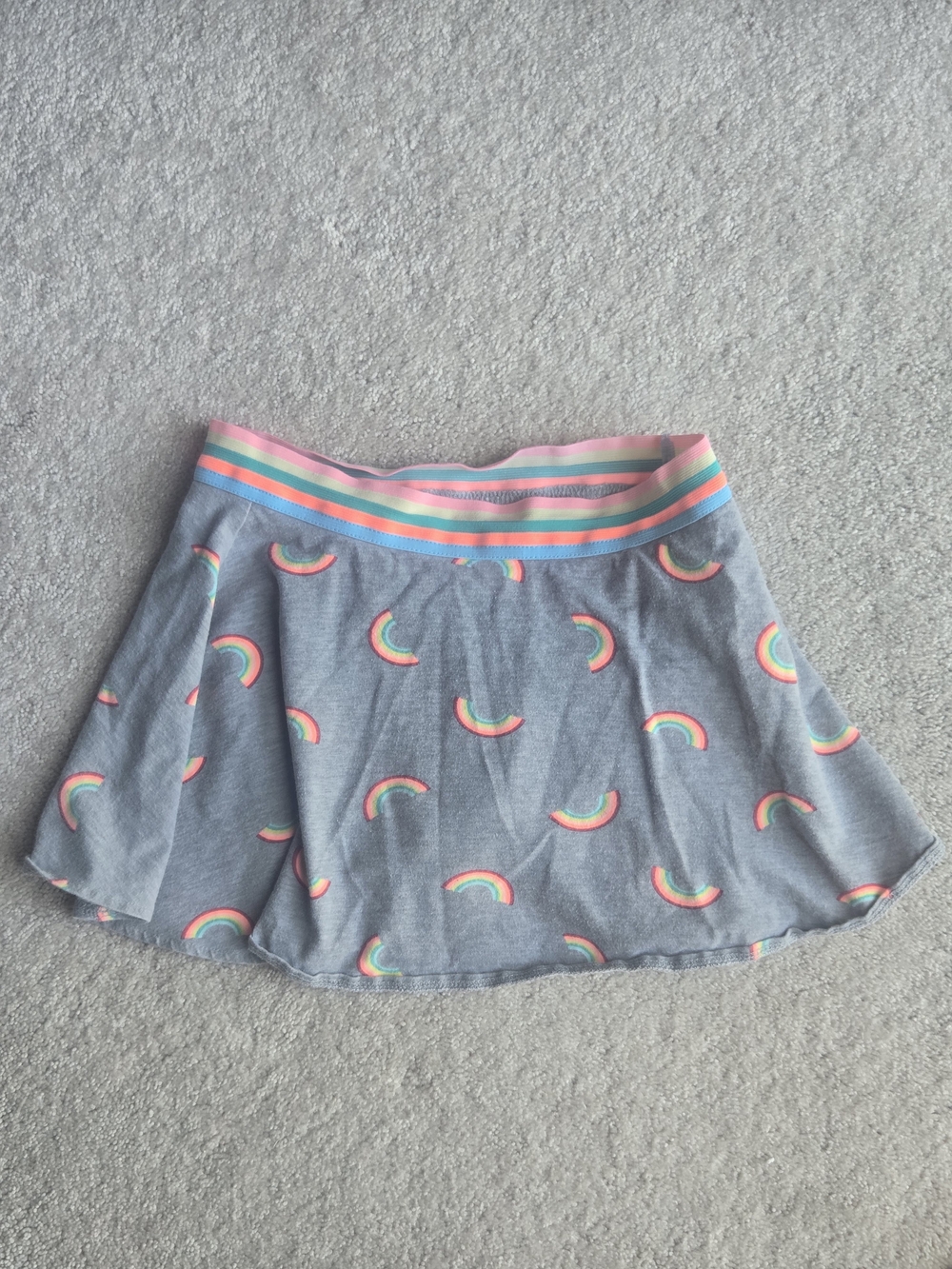 Girls' Gray Rainbow Print Skirt with Pink Trim
